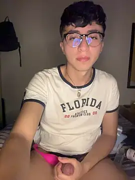 הופעת וובקאם של CamiRojas_boy