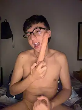 הופעת וובקאם של CamiRojas_boy