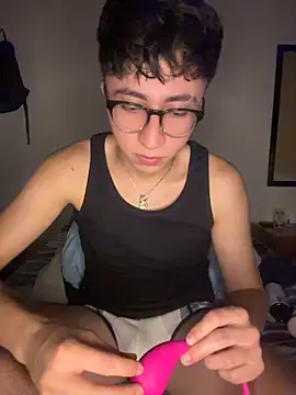 הופעת וובקאם של CamiRojas_boy