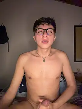 Show modela CamiRojas_boy na web-kameri
