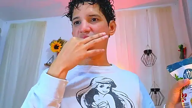 عرض كام Ariel_Femboy_