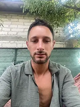 sxxxxxxlll: διαδικτυακό σόου στην κάμερα