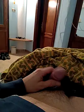 kenzzzz: διαδικτυακό σόου στην κάμερα