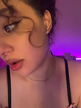 Your_insomniya live XXX chat