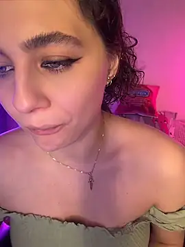 Your_insomniya live XXX chat