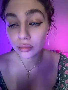 Your_insomniya Adlı Modelin Canlı XXX Sohbeti