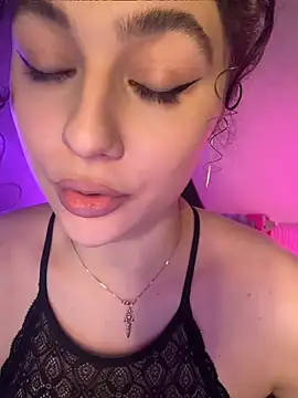 Your_insomniya's Live XXX Chat