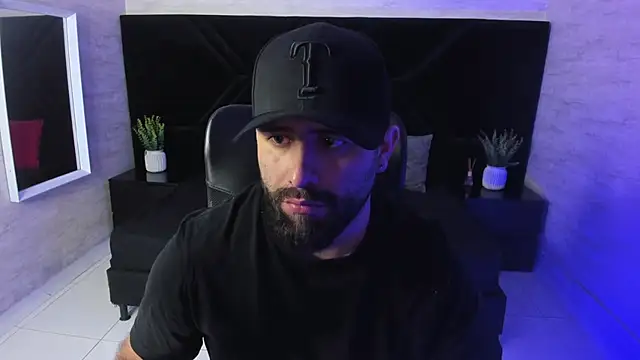 jhon_bear03 Show Webcam