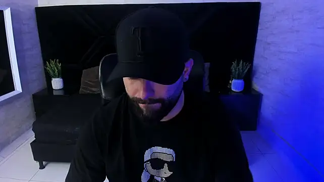jhon_bear03's Webcam Show