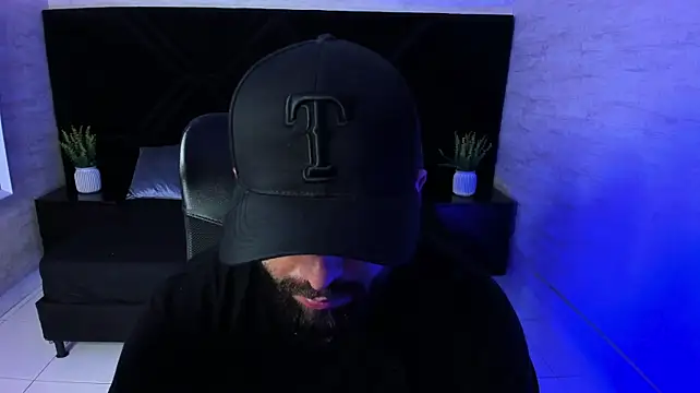 jhon_bear03 Show Webcam