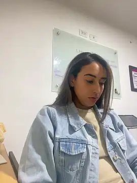 Vaiolet_a's Live XXX Chat