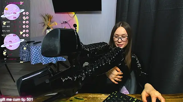 Pokazy przed kamerką – Monica_Blair