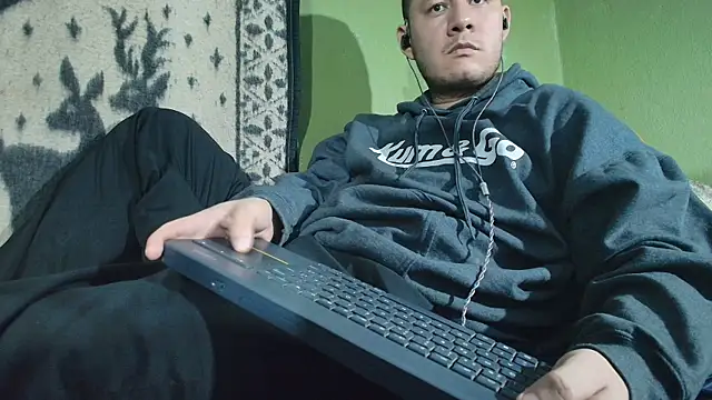 Show modela sweet_cock28 na web-kameri