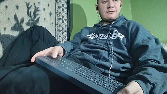 sweet_cock28's Webcam Show