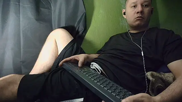 Show modela sweet_cock28 na web-kameri