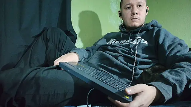 sweet_cock28 Show in webcam