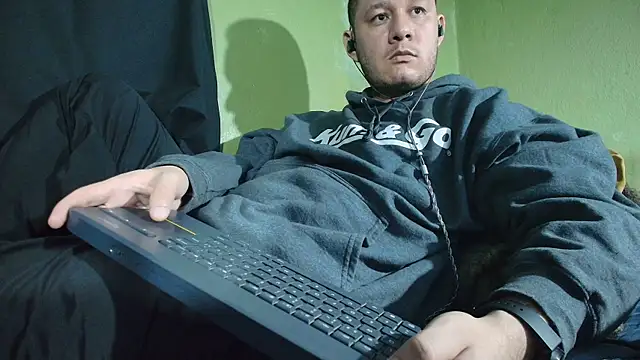 sweet_cock28's Webcam Show