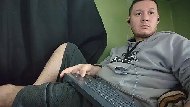 sweet_cock28 Show in webcam