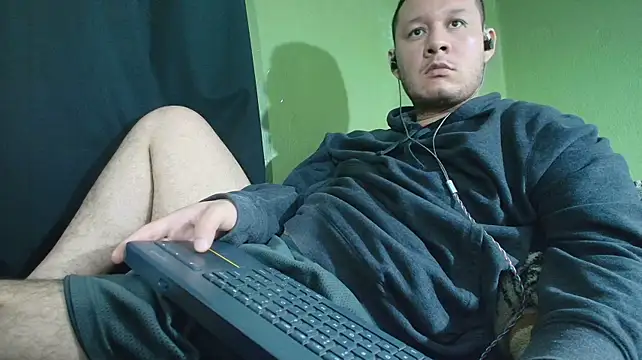 sweet_cock28 webcam show
