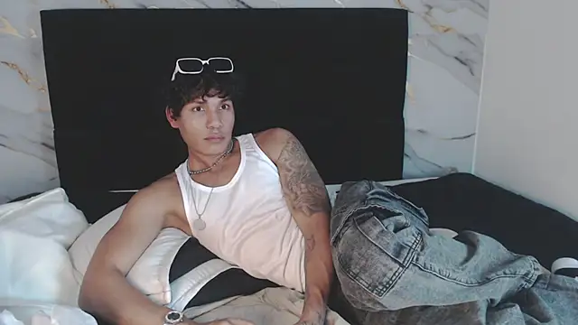 MaximilianRoth webcam show