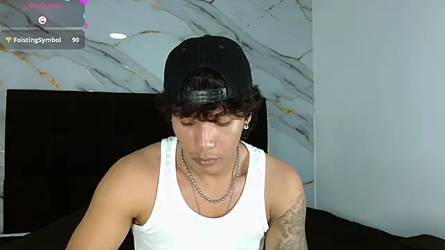 MaximilianRoth Show in webcam