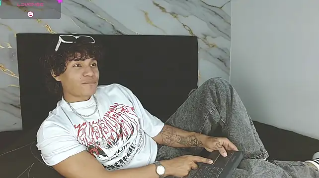 MaximilianRoth Show in webcam
