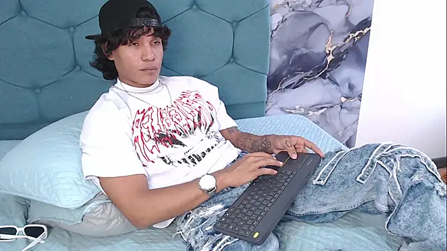 MaximilianRoth Webcam show