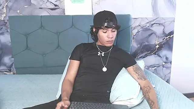 MaximilianRoth webcam show