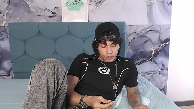 MaximilianRoth Show in webcam