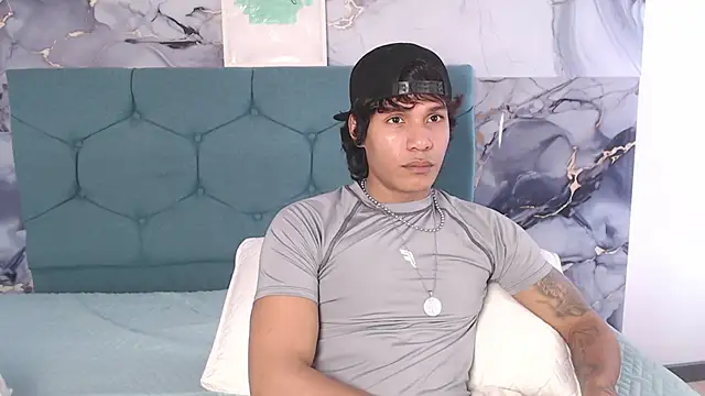 MaximilianRoth Show in webcam