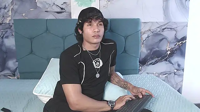 MaximilianRoth Webcam show