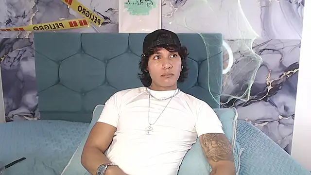 MaximilianRoth Show in webcam