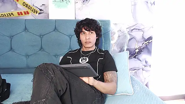 MaximilianRoth Show in webcam