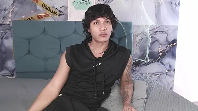 MaximilianRoth Show in webcam