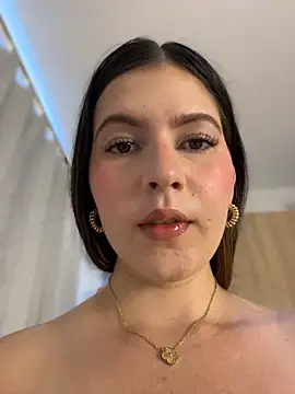 Chat +18 de naughty__angel ao vivo