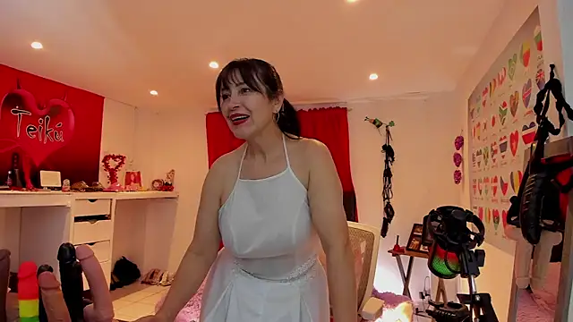 Sarah_teiku's Live XXX Chat