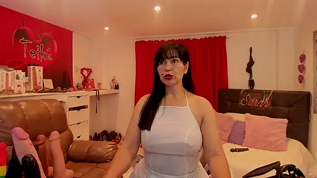 Sarah_teiku Webcam-Show