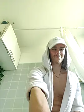 Toyjungee Show Webcam