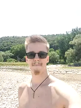 Toyjungee Show Webcam