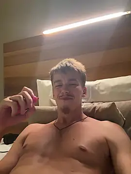 Chat XXX en directo de Toyjungee