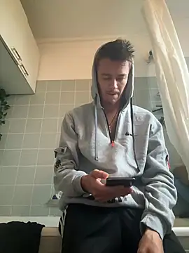 Toyjungee webkamerás műsora