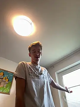 XXX chat uživo modela Toyjungee