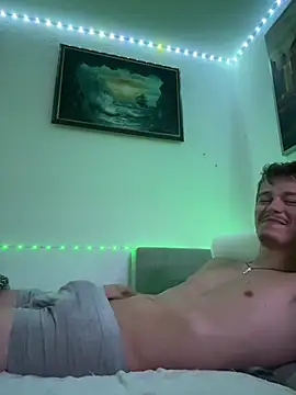 Chat XXX en directo de Toyjungee
