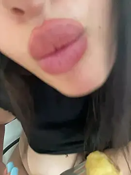 Milana_UK Adlı Modelin Web Kamerası Şovu