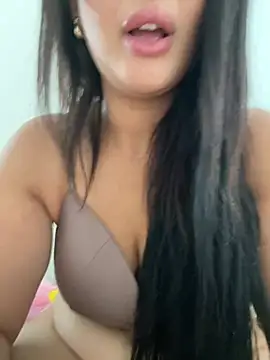 Pertunjukan Kamera Web Milana_UK