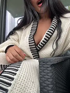 Milana_UK Chat XXX in diretta