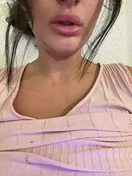 Milana_UK webcam show