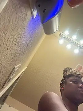 TrueeFantasee Show in webcam