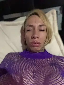 victoria_kosh Show in webcam