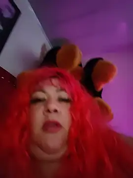 הופעת וובקאם של Nastymomslave